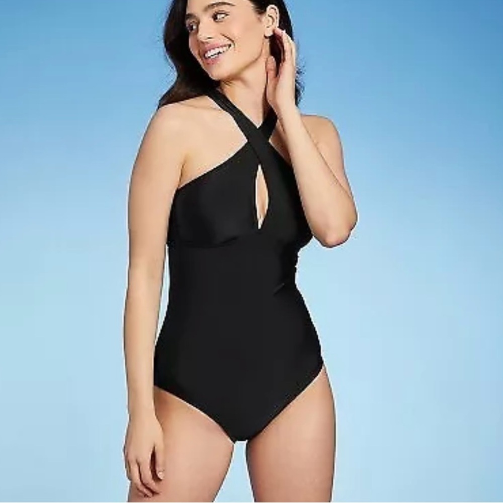 Kona Sol Women's Keyhole Cross Neck Medium Coverage One Piece Swimsuit Size S